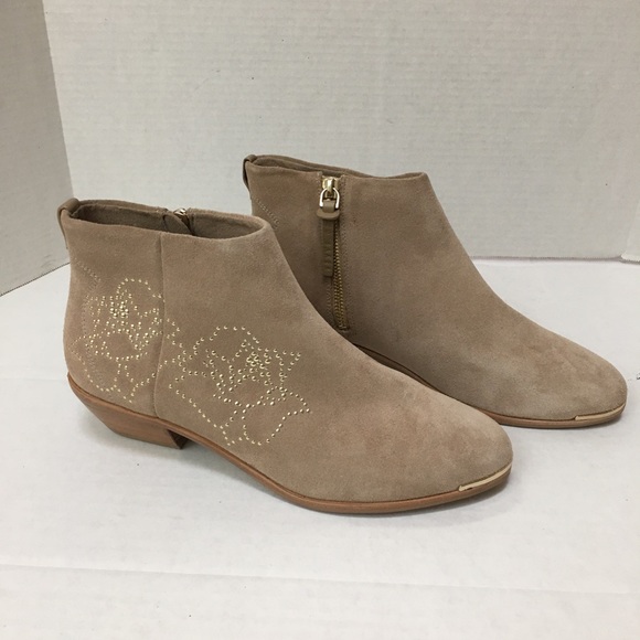 NWT Ted Baker Dakotas Studded Suede Ankle Boots - Picture 4 of 8